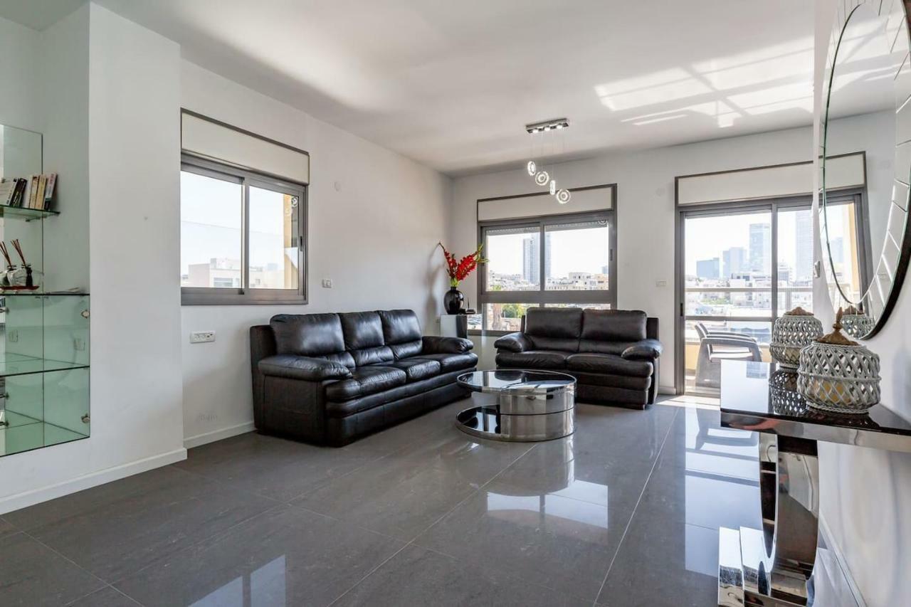 Lägenhet på 75 m² i Strandområde, med 2 sovrum och 2 badrum  Tel Aviv Exteriör bild