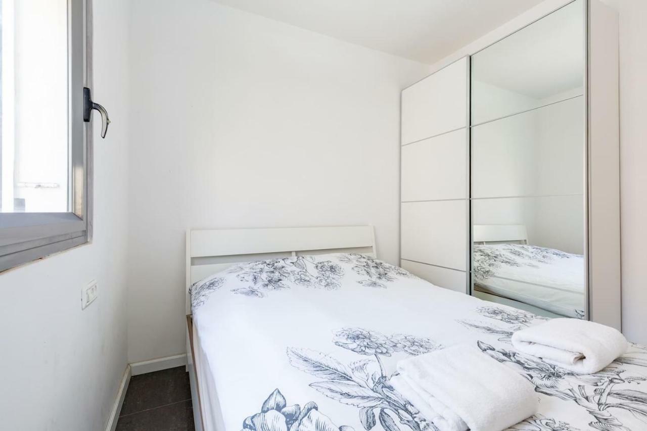 Lägenhet på 75 m² i Strandområde, med 2 sovrum och 2 badrum  Tel Aviv Exteriör bild